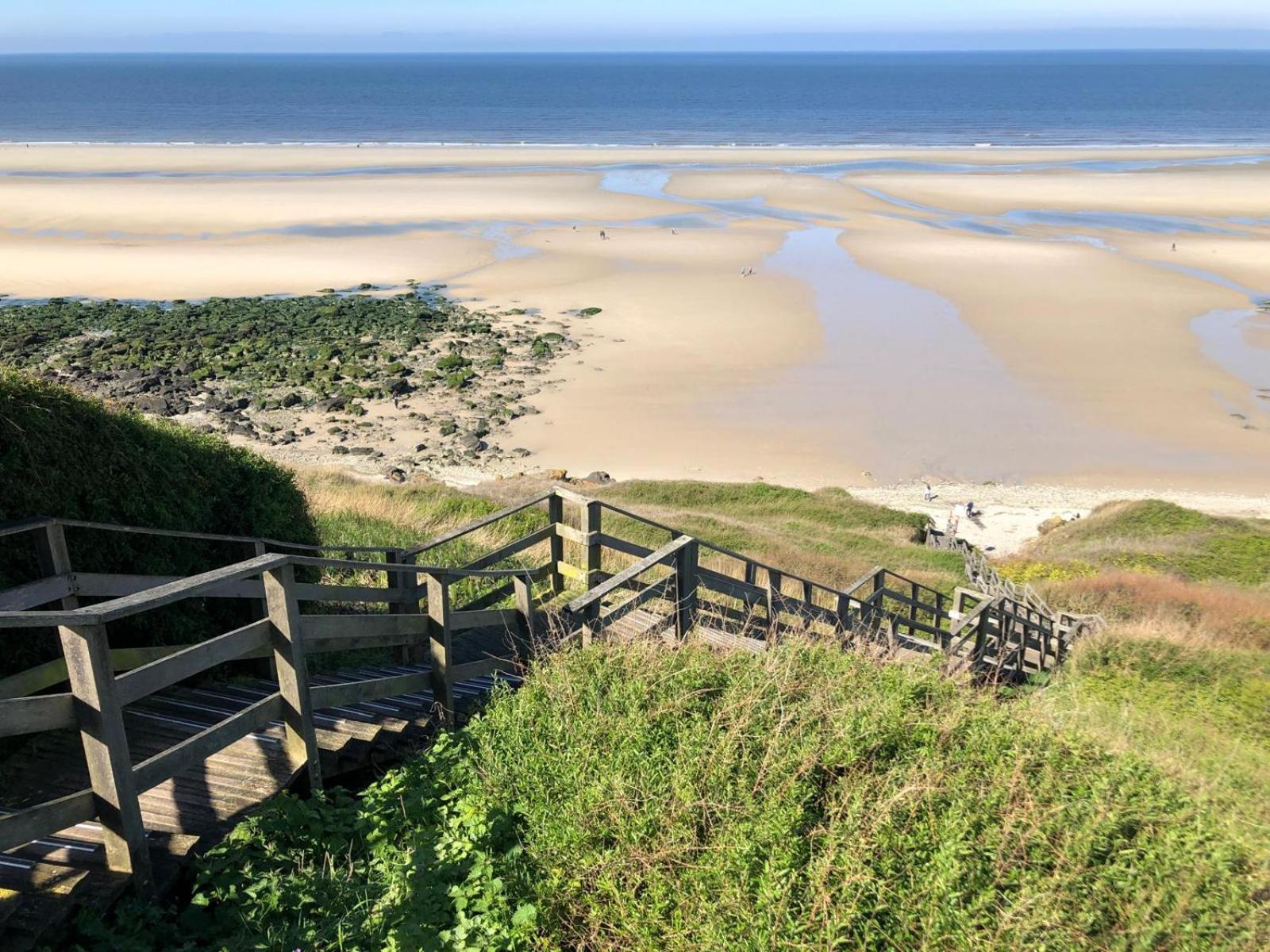 Coastal Breeze Apartment - equihen Plage Bagian luar foto
